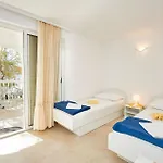 Apartment Sea Front *
