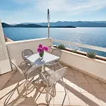 Sea Front Apartment Klek