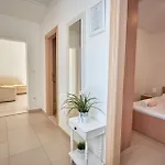 Sea Front Apartment *