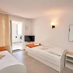 Sea Front Apartment Klek