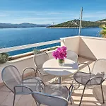 Apartment Sea Front