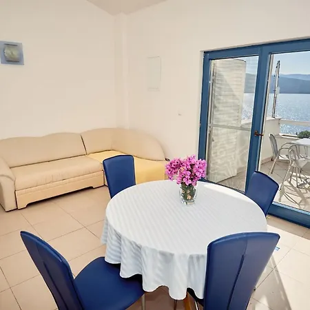 Sea Front Apartment *