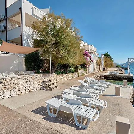 Sea Front Apartment Klek